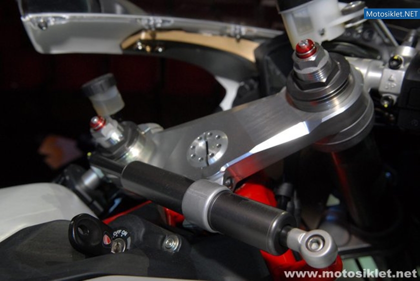 Ducati-Standi-Eicma-2010-031