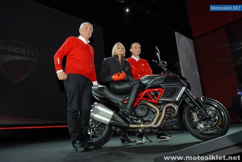 Ducati-Standi-Eicma-2010-032
