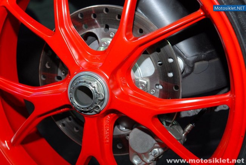 Ducati-Standi-Eicma-2010-033