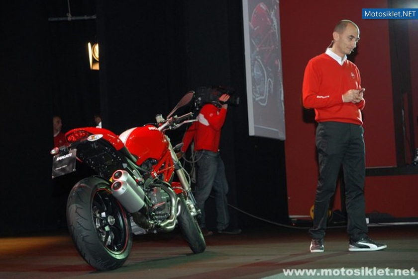Ducati-Standi-Eicma-2010-034