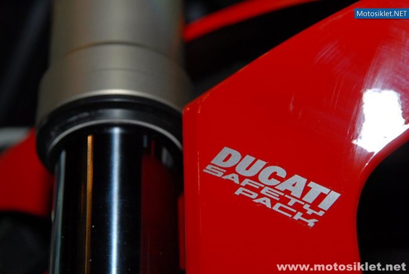 Ducati-Standi-Eicma-2010-039