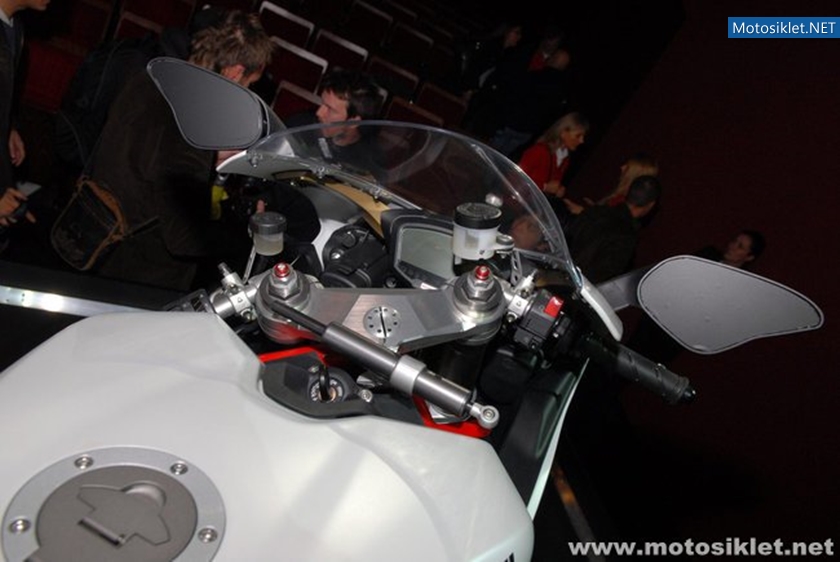 Ducati-Standi-Eicma-2010-041
