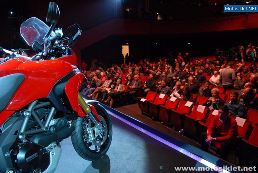 Ducati-Standi-Eicma-2010-045