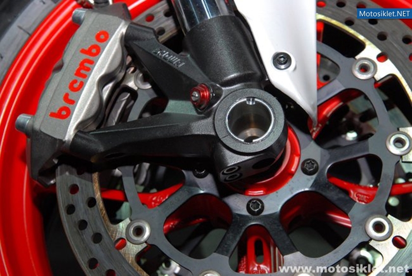 Ducati-Standi-Eicma-2010-050