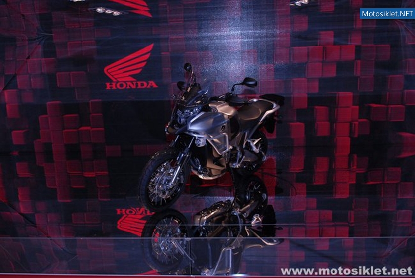 Honda-Standi-Eicma-2010-002