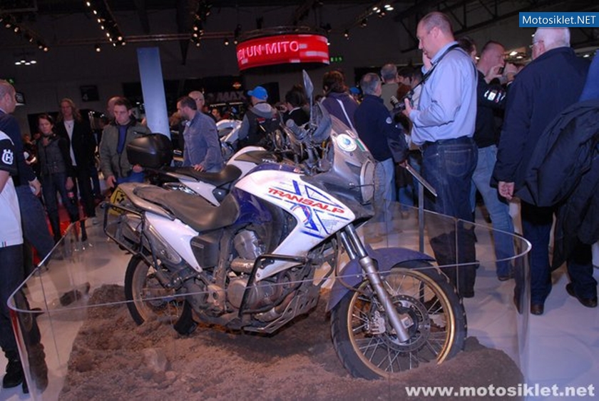 Honda-Standi-Eicma-2010-005