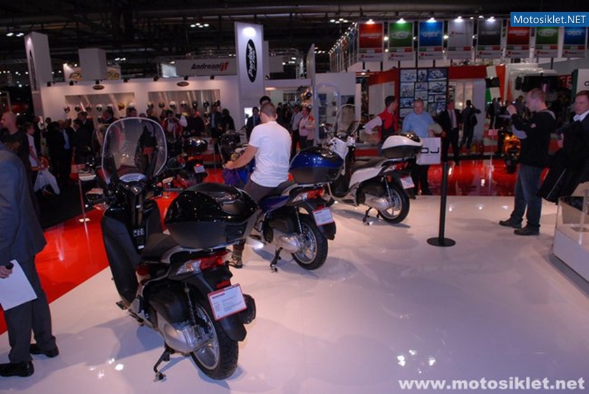 Honda-Standi-Eicma-2010-008