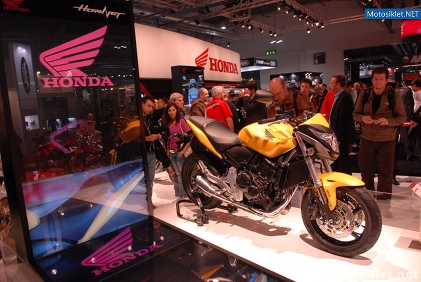 Honda-Standi-Eicma-2010-012