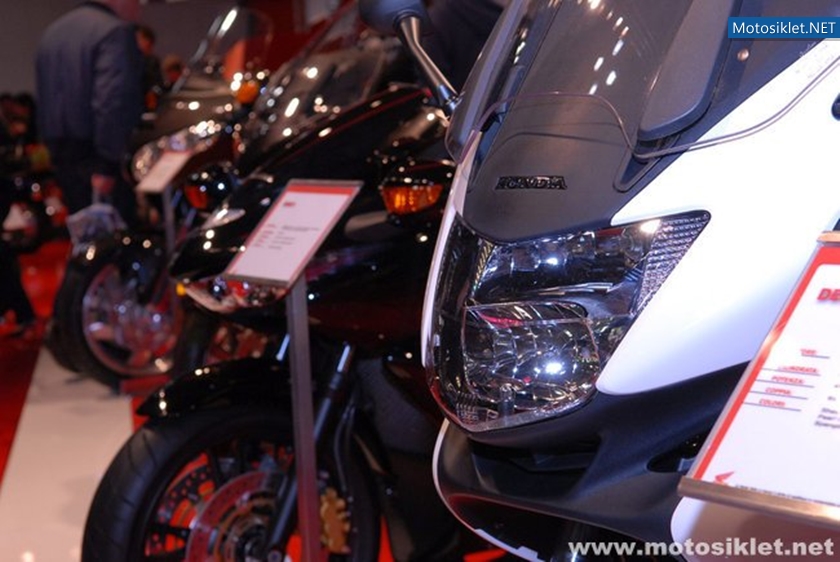 Honda-Standi-Eicma-2010-015