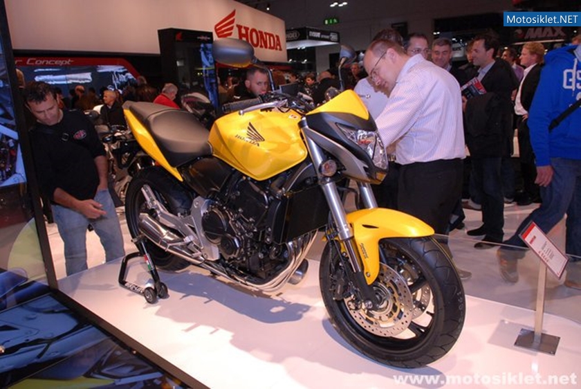 Honda-Standi-Eicma-2010-027