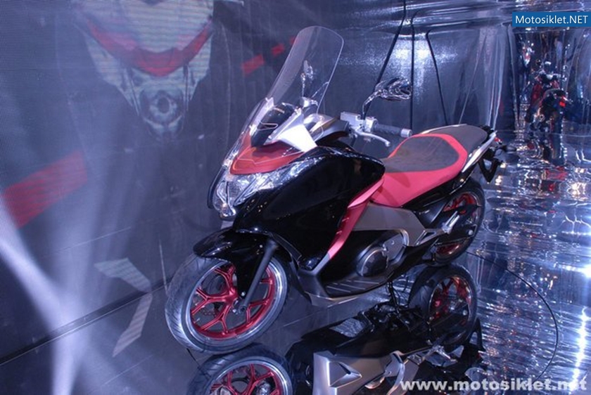 Honda-Standi-Eicma-2010-032