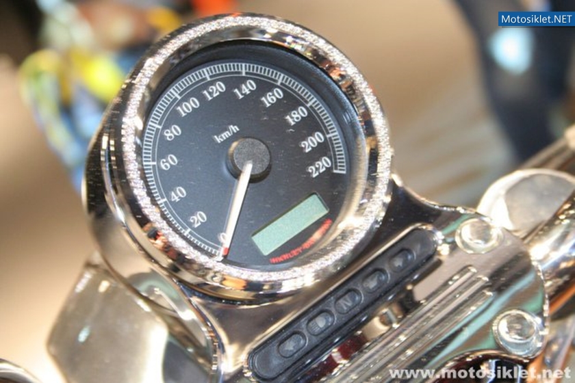 Harley-Davidson-Standi-Eicma-2010-010