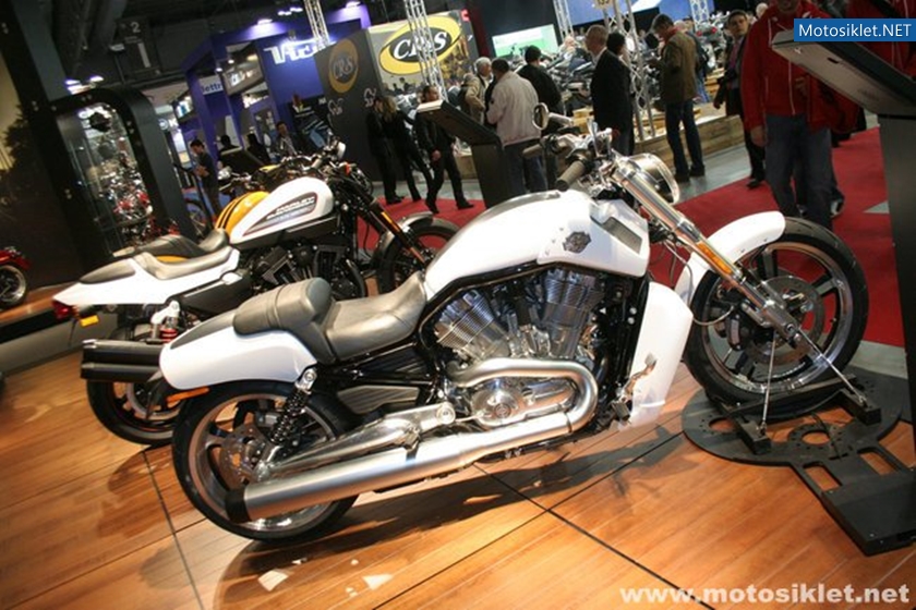 Harley-Davidson-Standi-Eicma-2010-011