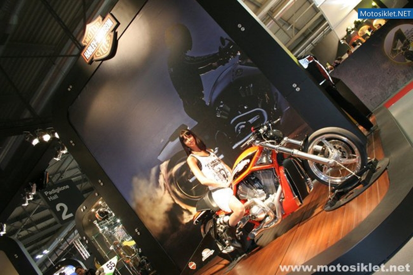 Harley-Davidson-Standi-Eicma-2010-014