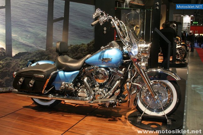 Harley-Davidson-Standi-Eicma-2010-022