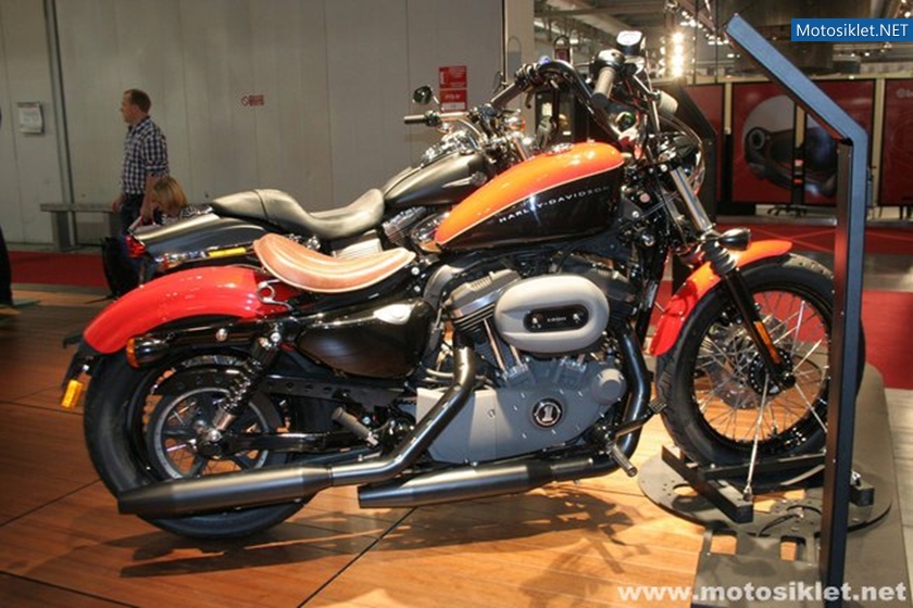 Harley-Davidson-Standi-Eicma-2010-033