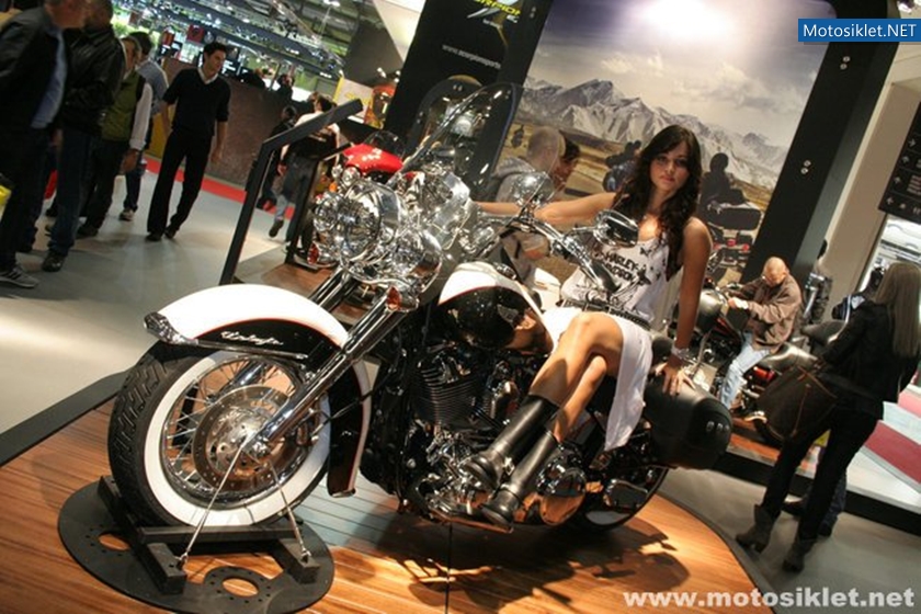 Harley-Davidson-Standi-Eicma-2010-037