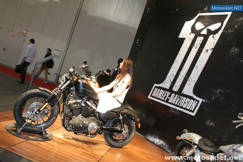 Harley-Davidson-Standi-Eicma-2010-043