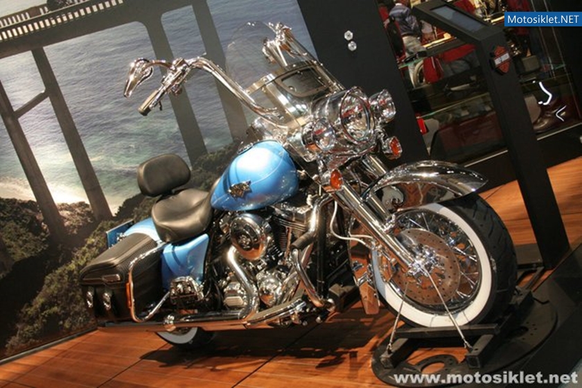 Harley-Davidson-Standi-Eicma-2010-050
