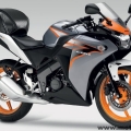 2011-Honda-CBR125R-008