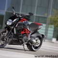 Ducati-Diavel-2011-Model-001