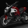 Ducati-Diavel-2011-Model-010