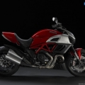 Ducati-Diavel-2011-Model-011