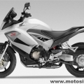 2011-Honda-Crossrunner-V4-800cc-003