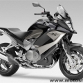 2011-Honda-Crossrunner-V4-800cc-009