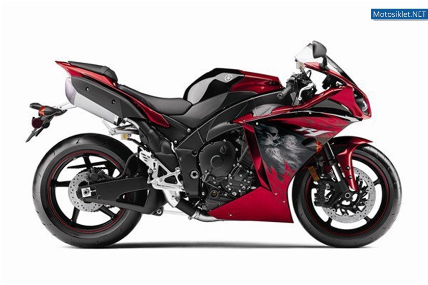 2011-Yamaha-YZF-R1-Fotograflari-013