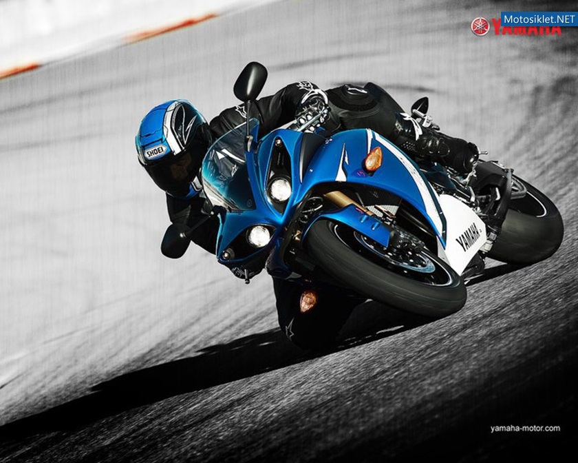 2011-Yamaha-YZF-R1-Fotograflari-033
