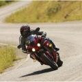 2011-Yamaha-YZF-R1-Fotograflari-009