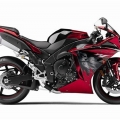 2011-Yamaha-YZF-R1-Fotograflari-013