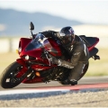 2011-Yamaha-YZF-R1-Fotograflari-042