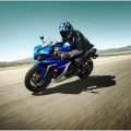 2011-Yamaha-YZF-R1-Fotograflari-043
