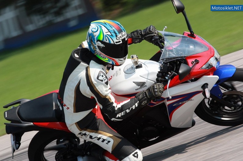 Honda-CBR125-150R-2011-004