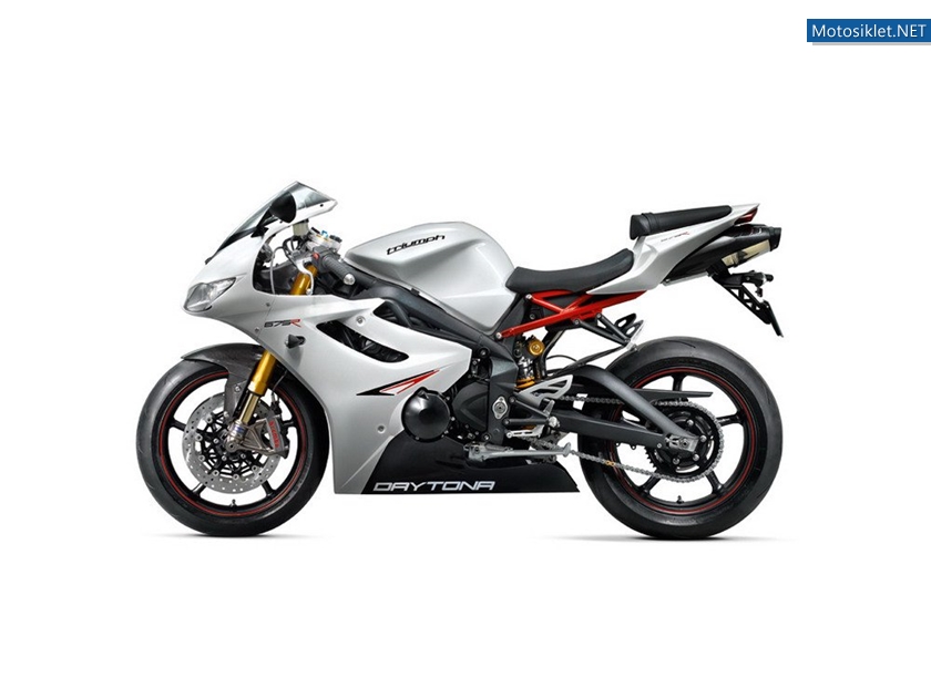 Triumph-Daytona-675R-2011-002