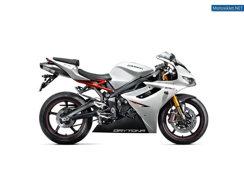 Triumph-Daytona-675R-2011-005