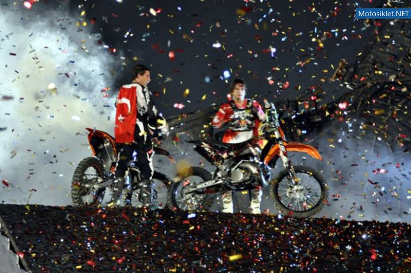 Canakkalede-Red-Bull-X-Fighters-ruzgari-esti-007