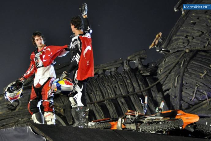Canakkalede-Red-Bull-X-Fighters-ruzgari-esti-014
