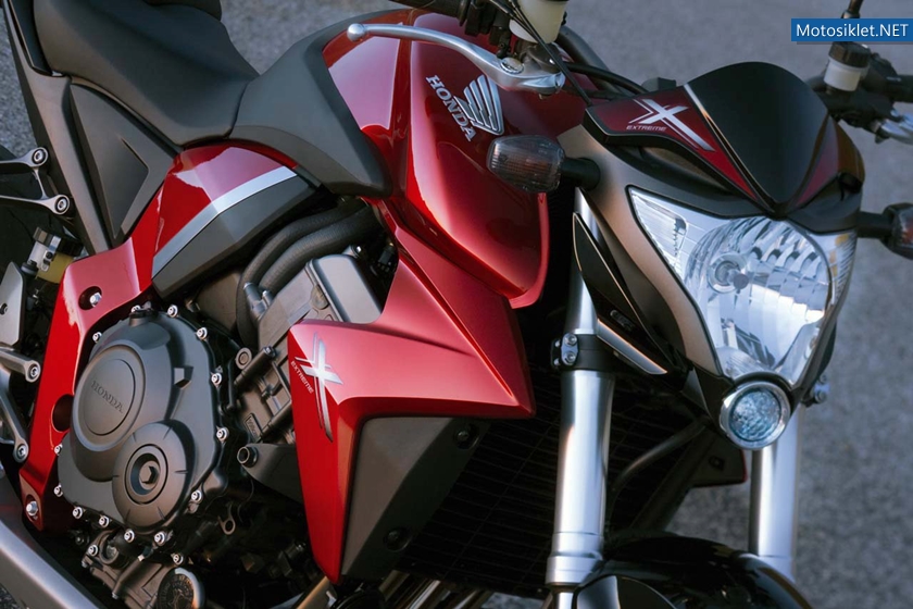 Honda-CB1000R-013