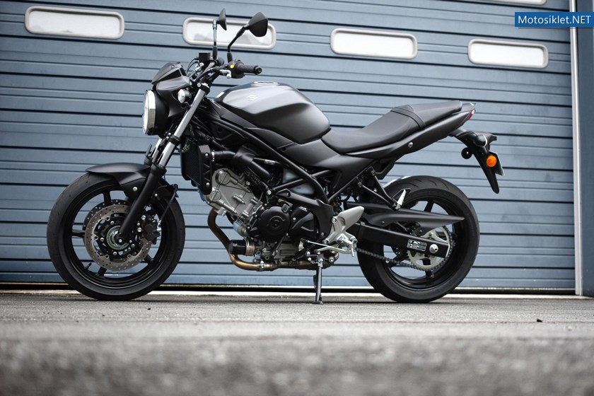 025_suzuki_sv_650t_2015