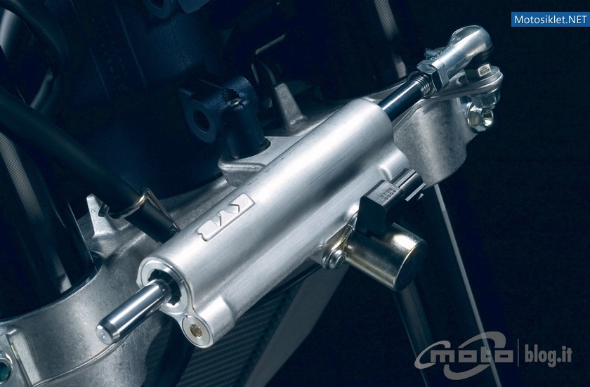 Suzuki-GSX-R600Suzuki-GSX-R-750-2011-018