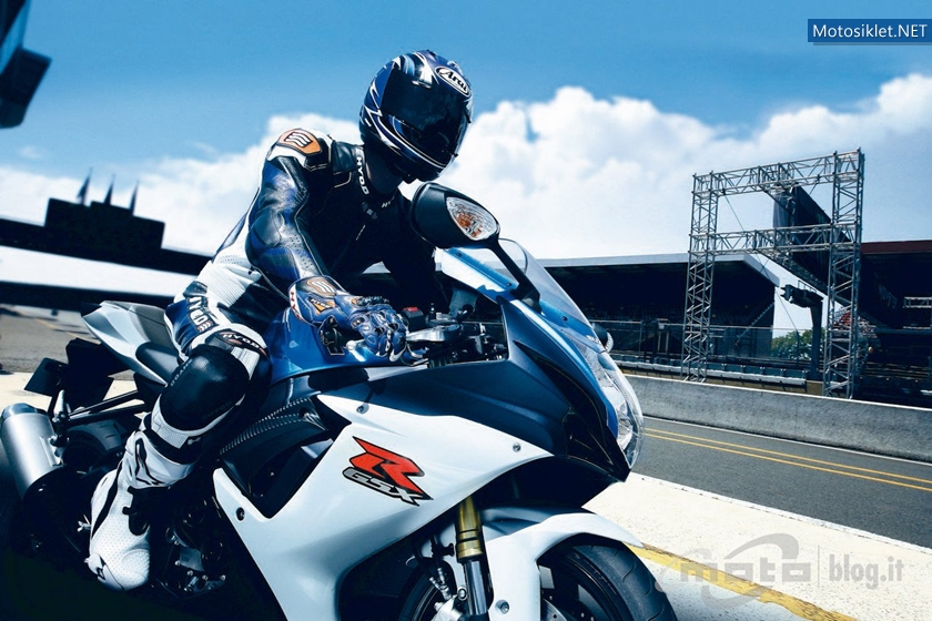 Suzuki-GSX-R600Suzuki-GSX-R-750-2011-048