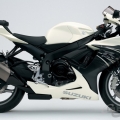 Suzuki-GSX-R600Suzuki-GSX-R-750-2011-054
