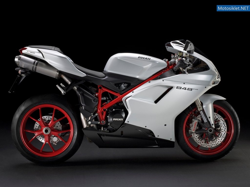 Ducati-848-Evo-2011-002