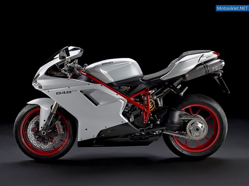 Ducati-848-Evo-2011-009