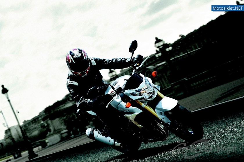 2011-Model-Suzuki-GSR750-001