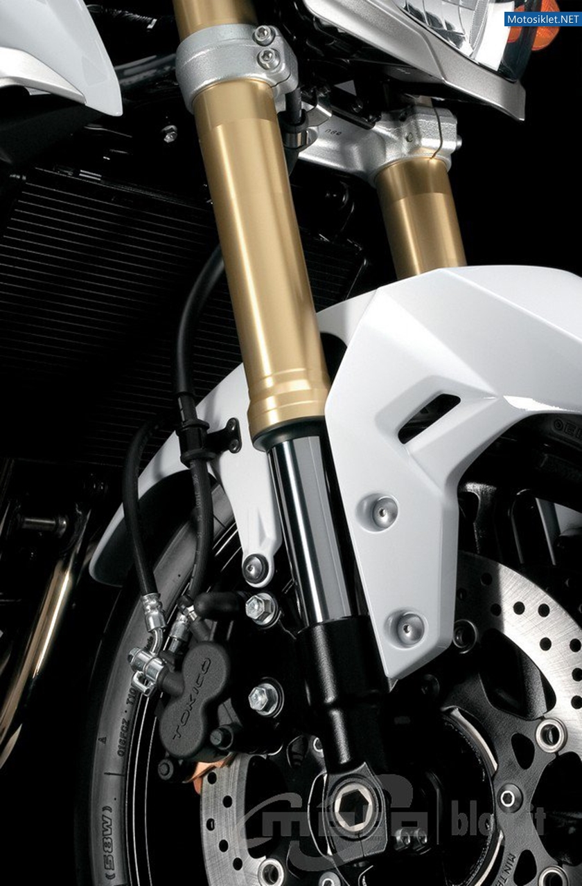 2011-Model-Suzuki-GSR750-017