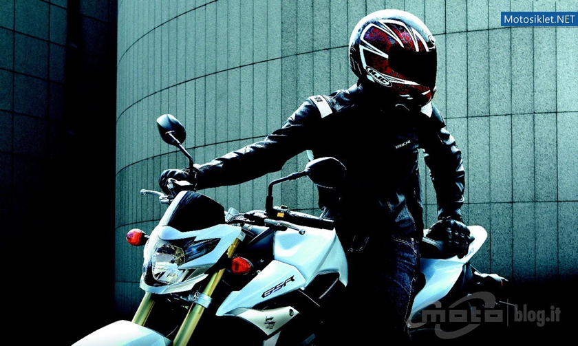 2011-Model-Suzuki-GSR750-022